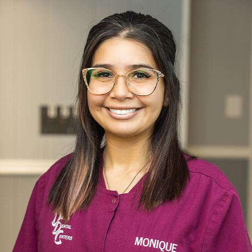 Dental assistant Monique